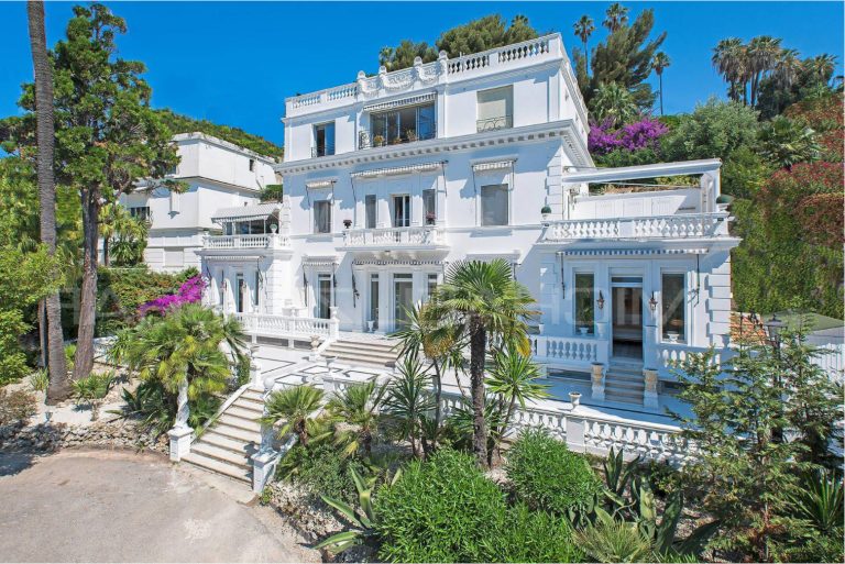 Privatiser la villa Villa du Palais avec l'agence événementielle Location Villa Côte d'Azur